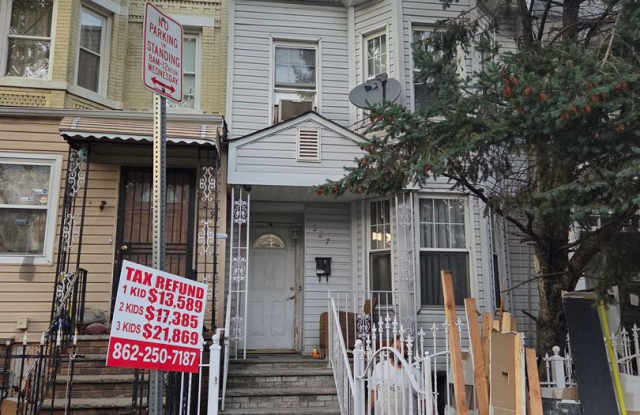 5BR/1.5BA Row Home with Backyard and Laundry Hookups photos photos 5BR/1.5BA Row Home with Backyard and Laundry Hookups photos photos