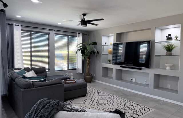 26028 W Matthew Dr Gallery 2