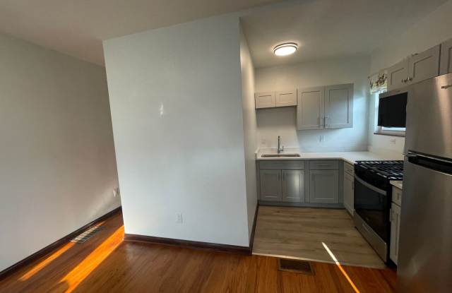2 Bedroom 1.5 Bath house available now! photos photos