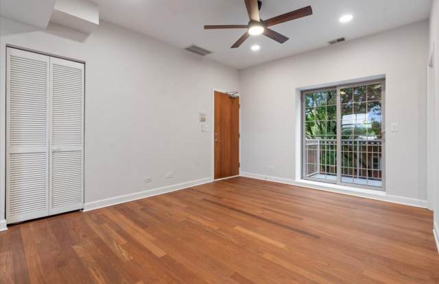 3518 N Hamlin Avenue Gallery 4