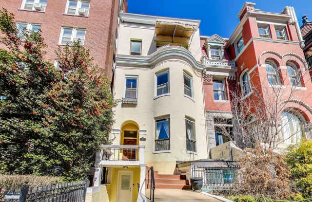 Peaceful 2BD/2BA - Two Level Condo in the Heart of Dupont Circle! photos photos
