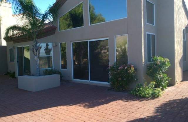 Panoramic Views! Gated La Reserve Oro Valley Gallery 4