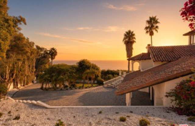 3909 Villa Costera Gallery 4