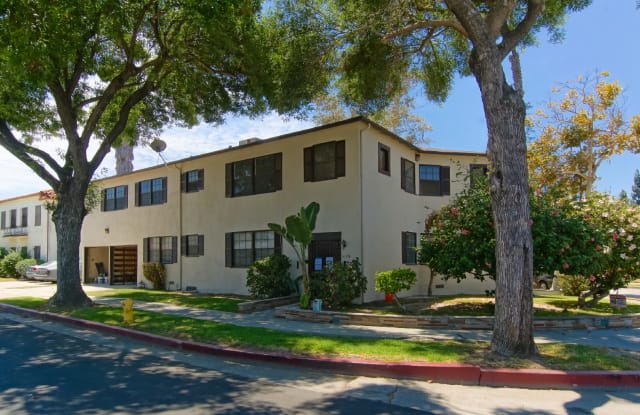 4137 1/2 Sutro Avenue - 4137 Sutro Avenue, Los Angeles, CA 90008