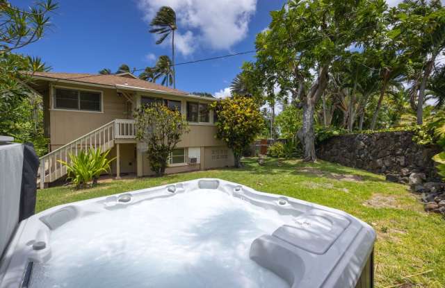Hale Pellicano w/ Private Backyard, Hot Tub, Lush Lawn & Kawela Bay Access Gallery 3