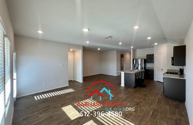 Available August 8: Four Bedroom House on Corner Lot Gallery 4