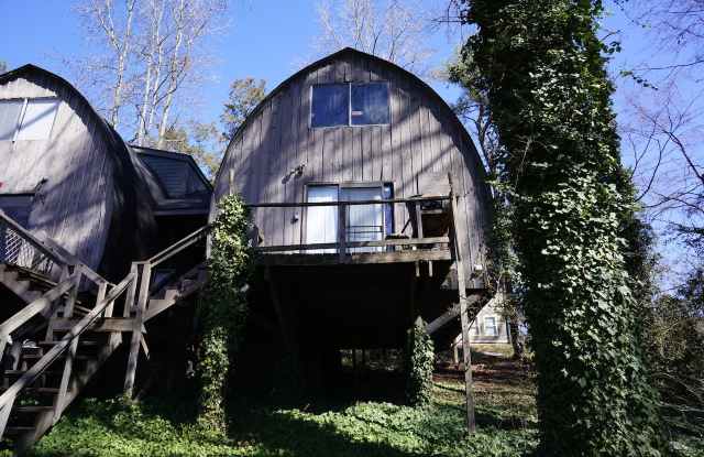 Unique  Affordable 2 Bedroom on Eastside - Pre-leasing January 2026! photos photos