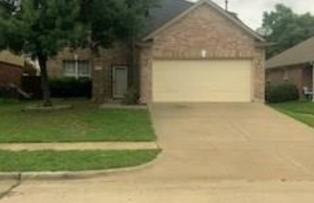 827 Gillon Drive - 827 Gillon Drive, Arlington, TX 76001