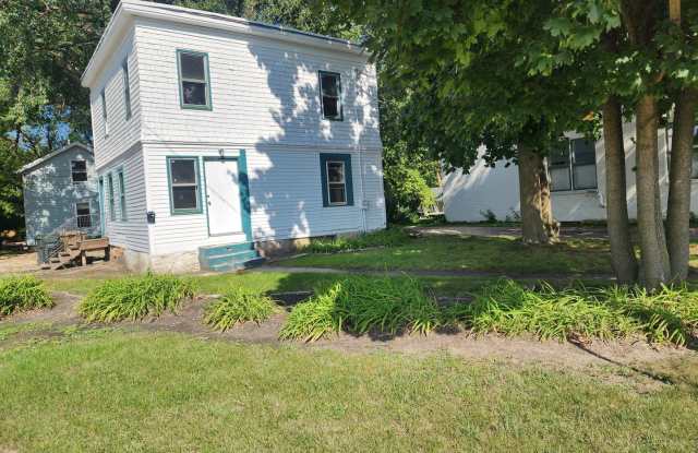 Available Sept 15th - 4 bedroom, 1 bath two story newly renovated home in desirable Williamson St neighborhood Gallery 3