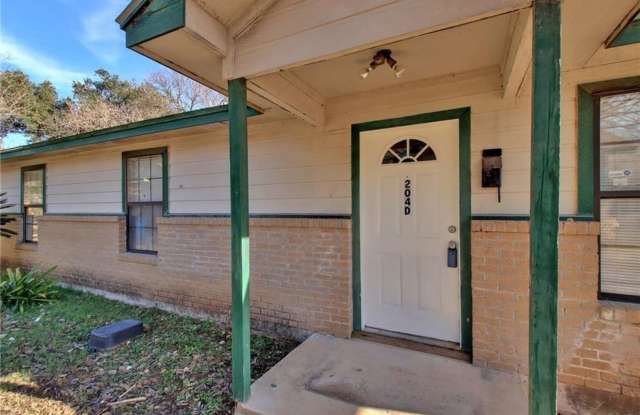 Available now! 2 bedroom with private backyard photos photos