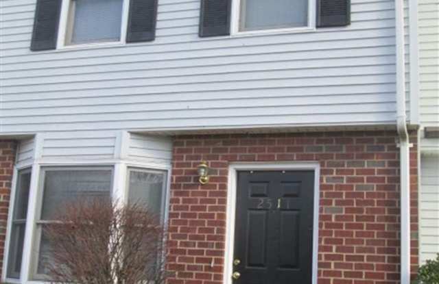 4 Bedroom 2.5 Bath Townhouse photos photos