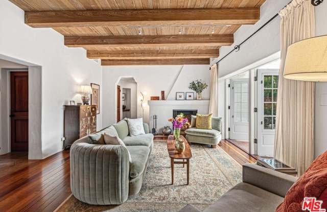 2115 Castilian DR Gallery 3