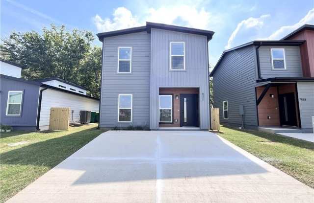 971 Reading Railroad  LN - 971 Reading Railroad Lane, Centerton, AR 72713