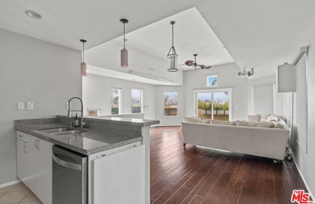 1744 10th St - 1744 10th Street, Santa Monica, CA 90404