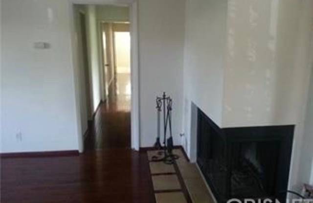 15457 Moorpark Avenue Gallery 4