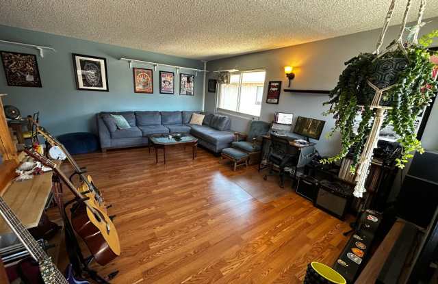 Adorable Upper Unit Condo with 1 Car Garage! photos photos