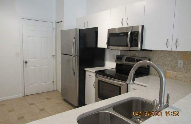 3650 Pine Oak Circle, 106 Gallery 4
