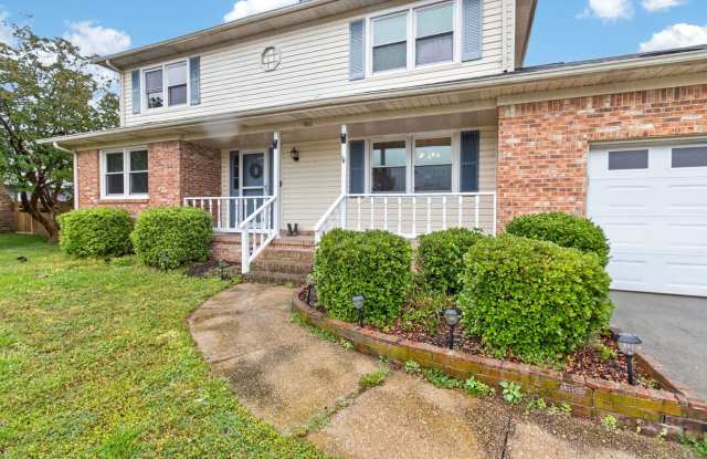 Updated 4BR/2.5BA Great Neck Home in Wellington Woods! photos photos