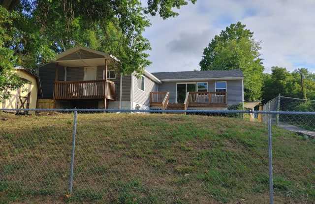 ROOM TO ROAM! NORTHSIDE PARKERSBURG 4 BEDROOM photos photos