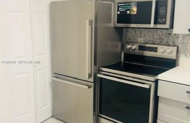 5860 NW 44th St photos photos