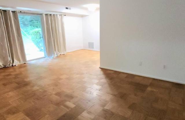 10028 MOSBY WOODS DR #232 Gallery 3