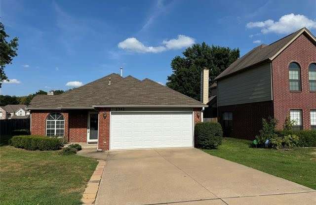 1341 N Willow Avenue - 1341 North Willow Avenue, Broken Arrow, OK 74012
