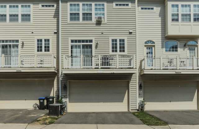 22944 ROSE QUARTZ SQUARE Gallery 3