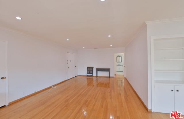 1458 Reeves St Gallery 2
