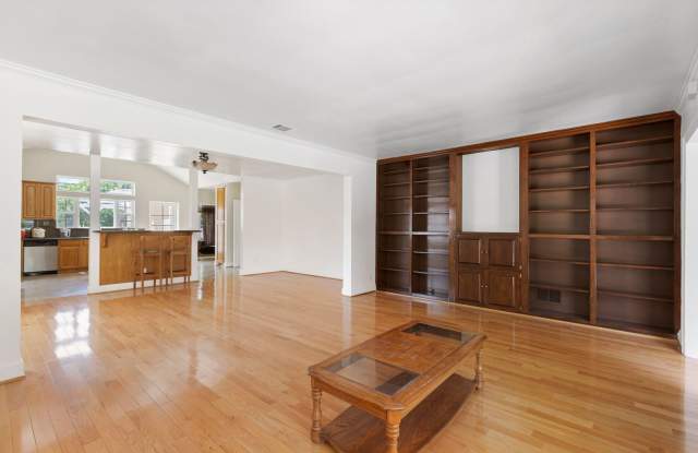 Spacious 4-Bedroom Family Home in Northridge! - 18200 Gresham Street, Los Angeles, CA 91325