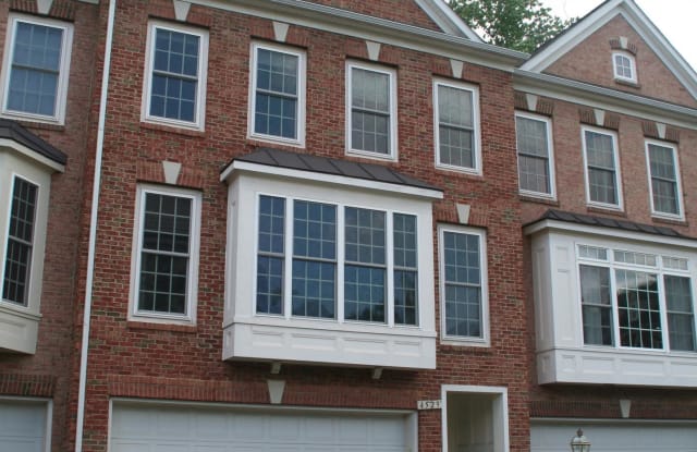 4529 MONMOUTH STREET - 4529 Monmouth St, Fair Oaks, VA 22030