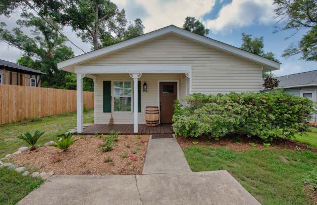 304 N E St photos photos