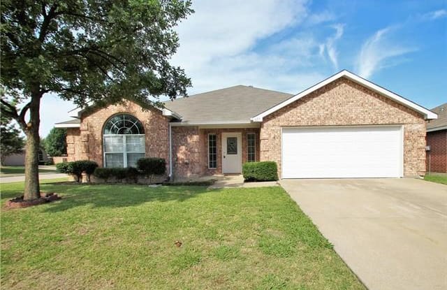 825 Adams Drive - 825 Adams Dr, Burleson, TX 76028