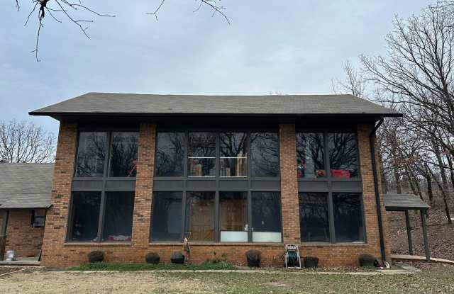 4 bedroom house, Van Buren - 4803 Highway 60, Crawford County, AR 72956