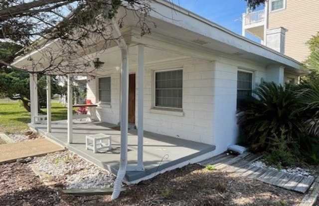 Beach living all year long! Gallery 1