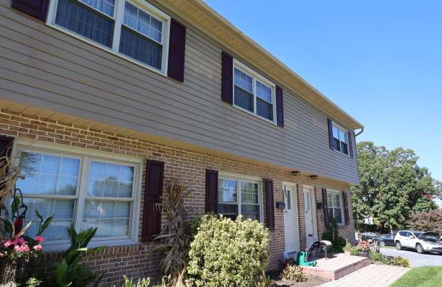 10 Meadow View Drive - 10 Gallery 1