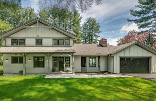 Modern Farmhouse 3 Bedroom 3.5 Bathroom photos photos