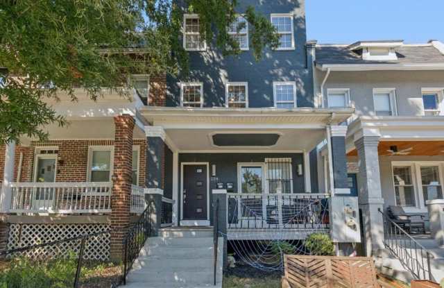 Large Sunny Eckington Three Bed/Three Bath Interior Rowhouse Condo Home photos photos Large Sunny Eckington Three Bed/Three Bath Interior Rowhouse Condo Home photos photos