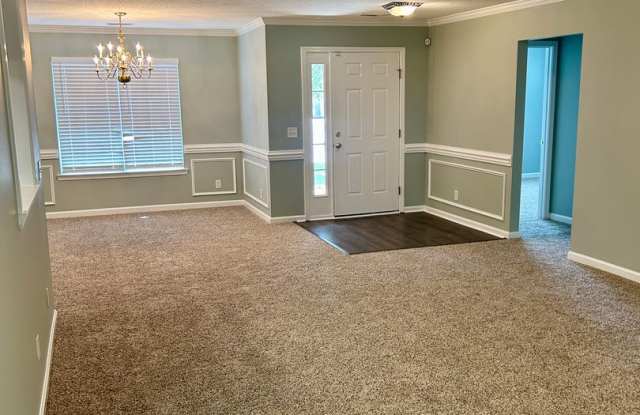 Spacious 3-Bedroom Home with Open Floor Plan & Private Fenced Yard Gallery 4