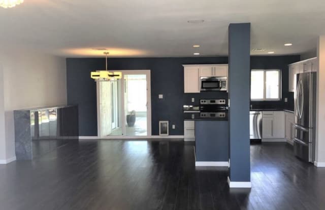 2340 E Heatherbrae Dr Gallery 2