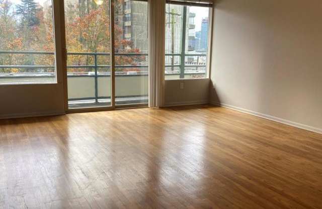 709 Boylston Avenue East - 709 Boylston Avenue East, Seattle, WA 98102