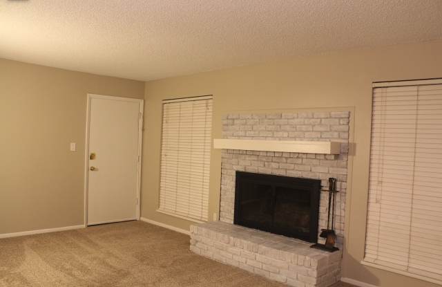 3855 S Monaco Pkwy - 3855 South Monaco Parkway, Denver, CO 80237