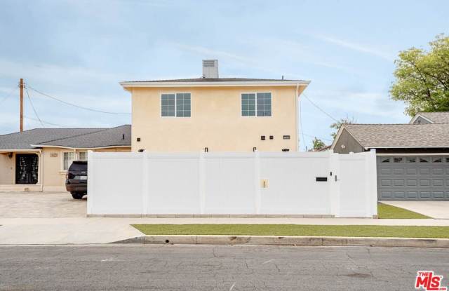 11342 Danube Ave Gallery 3