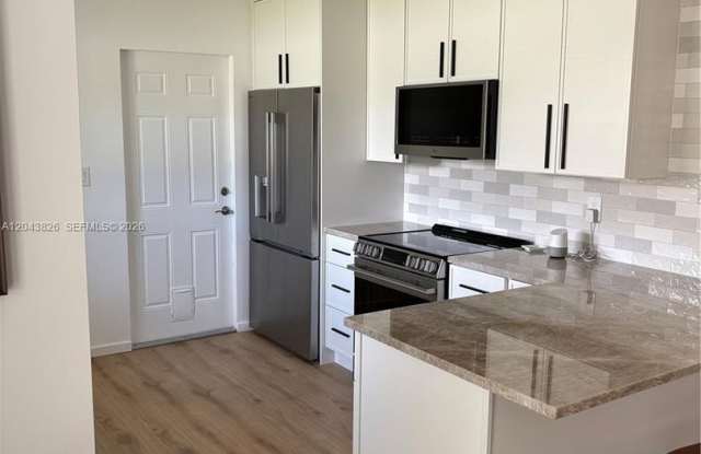 3397 NE 20th Avenue, Oakland Park, FL 33306 - 1024 Gallery 1