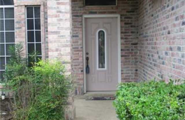 1365 Daffodil Lane Gallery 2