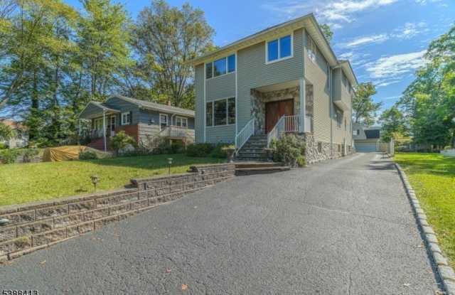 567 Mountain Ave photos photos