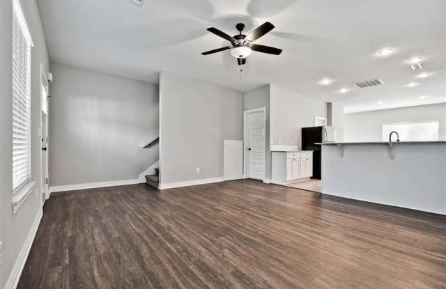 760  S Curtis  AVE Gallery 4