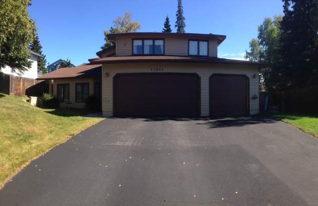 5 Bedroom Home in Kempton Hills! Gallery 1