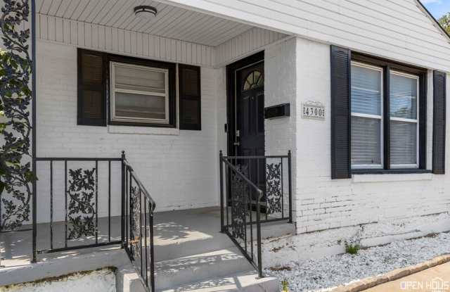 4300 Boren Avenue Gallery 2