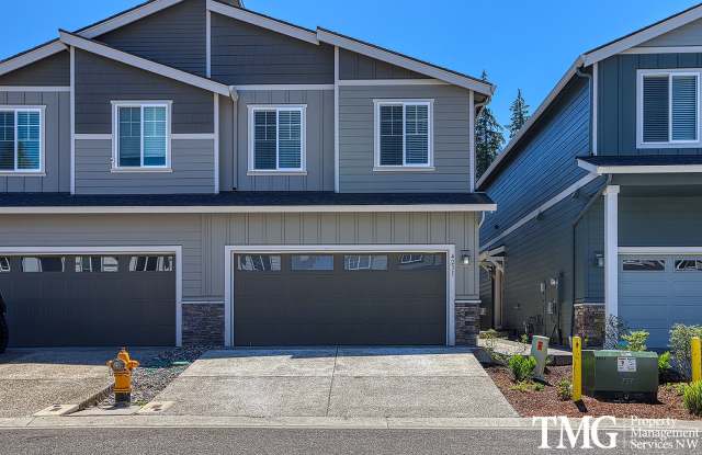3 Bedroom, 2.5 Bath Townhome In Ridgefield! - 4231 South Waters Edge Way, Ridgefield, WA 98642