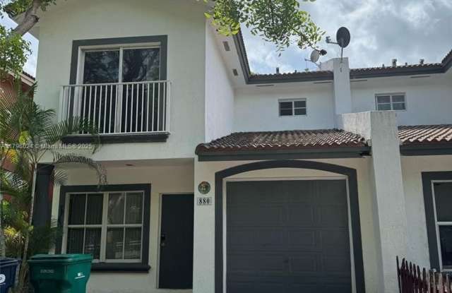880 SW 6TH AVE photos photos